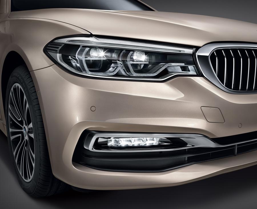Детали экстерьера BMW 530Li Luxury Line (G38) 2017 года  (CN) (фото 3 из 13)